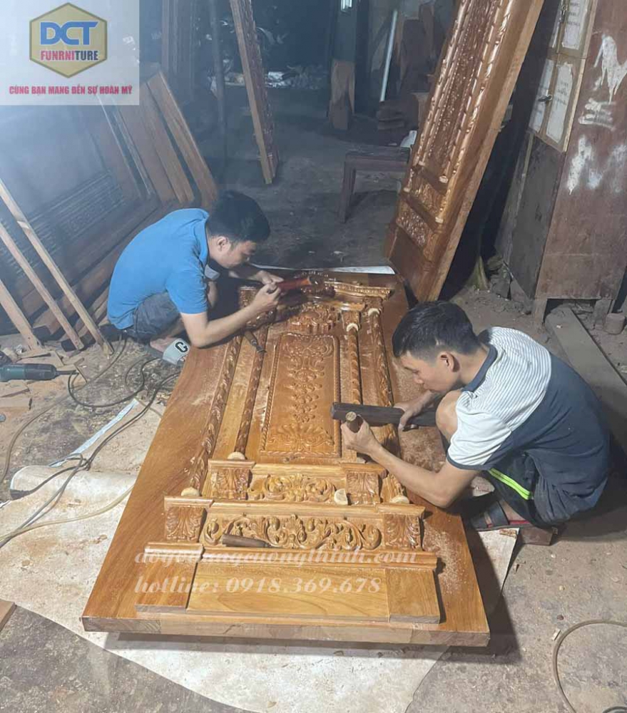 Bộ cửa chính 4 cánh cổ điển hoàng gia cao cấp gỗ gõ đỏ CC37GD